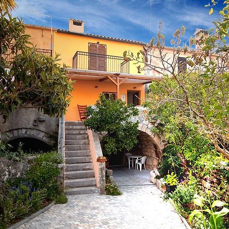 Holiday Home Kuca Na Moru Kornic Ngoại thất bức ảnh