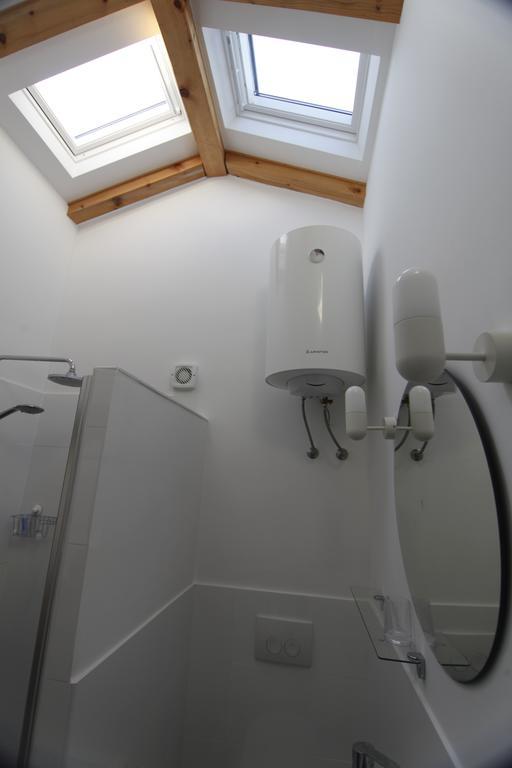 Holiday Home Kuca Na Moru Kornic Ngoại thất bức ảnh