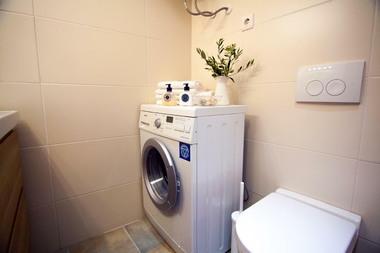 Holiday Home Kuca Na Moru Kornic Ngoại thất bức ảnh